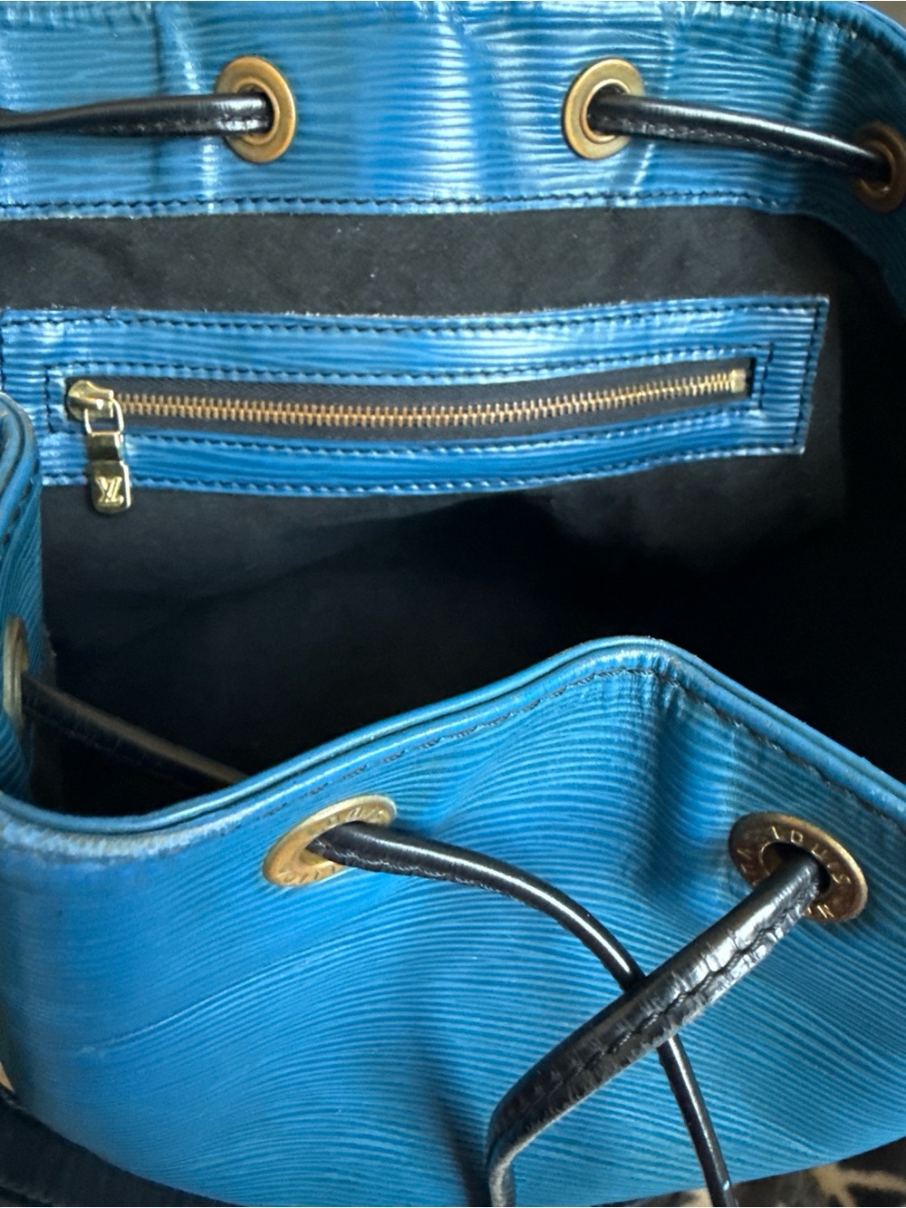 Louis Vuitton Blue Epi Noe Leather Crossbody with Black Trim - Picture 10 of 16